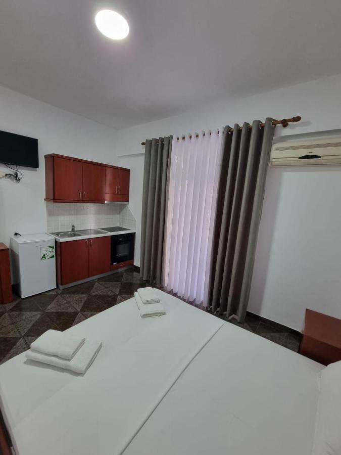 Ideal Apartments & Rooms Saranda Kültér fotó